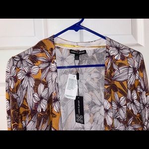 Cable Gauge L Floral Open front Lightweight Sweater Top NWT Gold cream Lilac